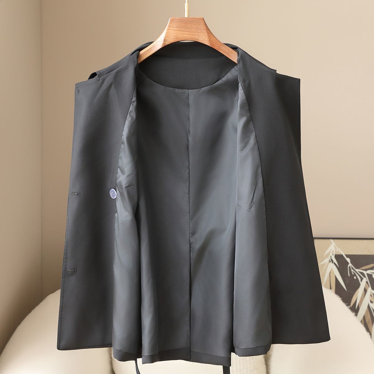 Women's Trench Coats Short Windbreaker Women Spring Autumn Fashion Black Trench Coat Loose Coats Female DoubleBreasted Outerwear 230822