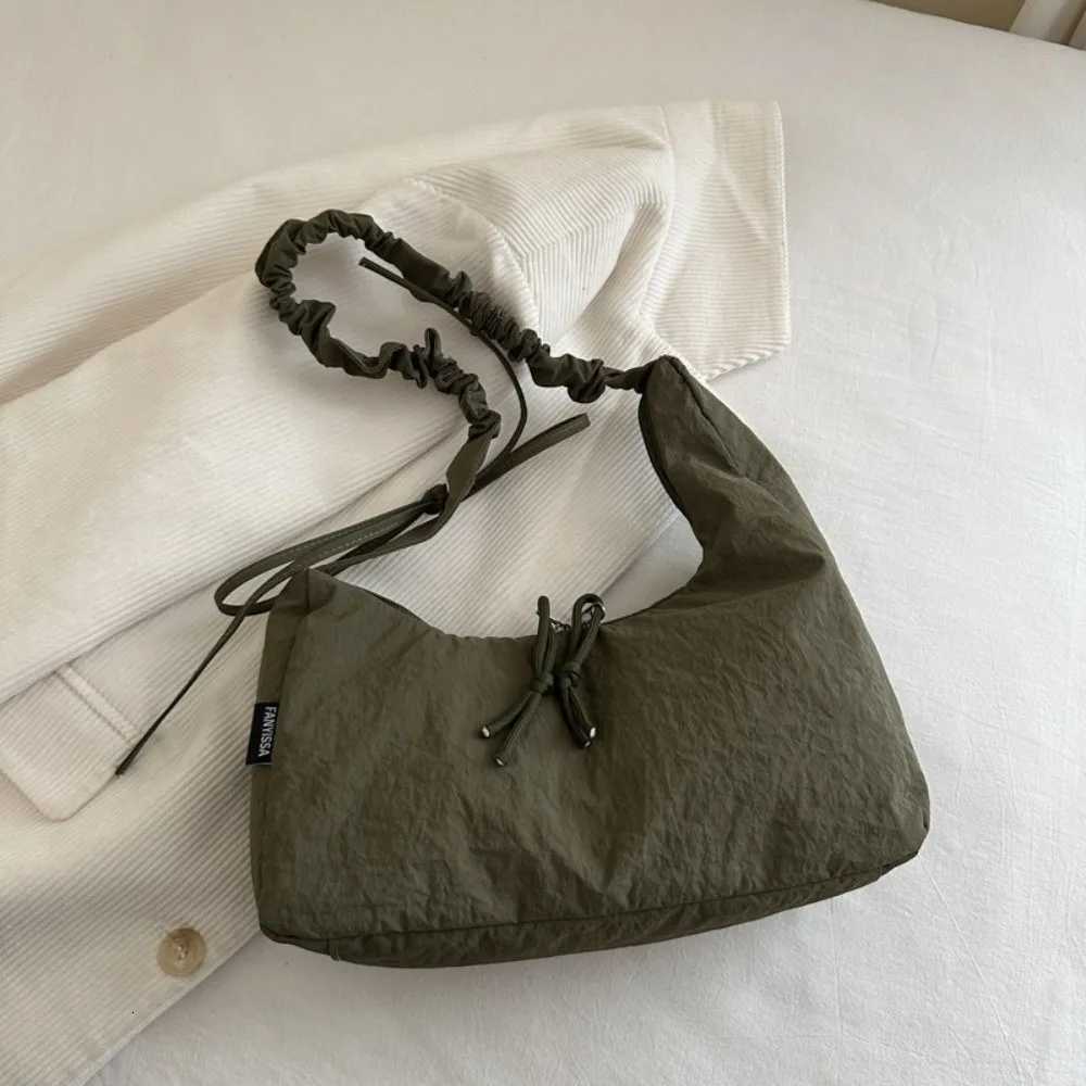 Fashion Lightweight Pleated Dumpling Bag Nylon Versatile Drawstring Bag Large Capacity Casual Womens Shoulder Bag HandbagT251020