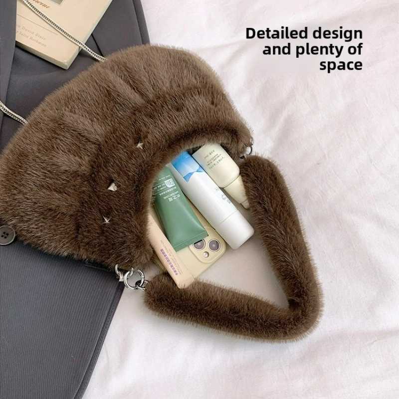 Cute Plush Winter New Fluffy Shoulder Bag with Strap Hobo Crossbody Bag for Women Casual and Versatile Handle Chain BagT251020