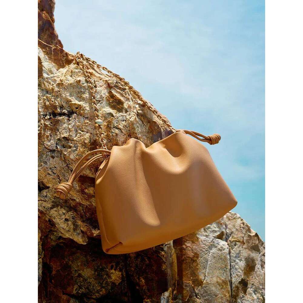 Large Capacity Cowhide Leather Women's Shoulder High-End Handbag Crossbody Dumpling Cloud Bag For Commuting Suotong251020 Suotong1020