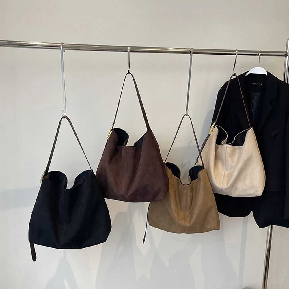 Women Vintage Shoulder Bag Large Capacity Suede Slouchy Crossbody Bag Adjustable Strap Casual Satchel Bag Female Commute BagT251020