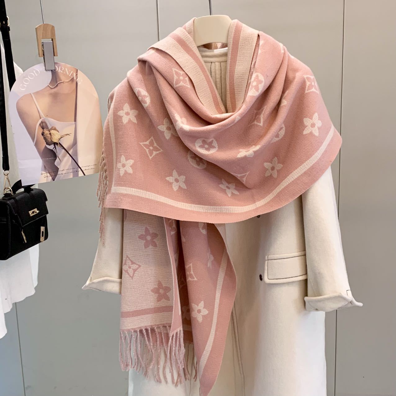 new Free shipping designer Shawl draped Casual and fashionable scarf with simple design autumn and winter warm scarf