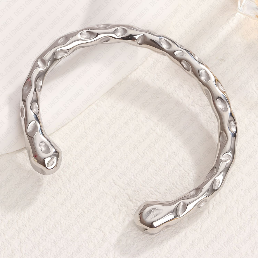 Designer Bracelet for Women Stainless Steel Bracelets Hammered Open Adjustable Bangle Gold Bangles Luxury Jewelry Jewellery Designer for Women Elegant