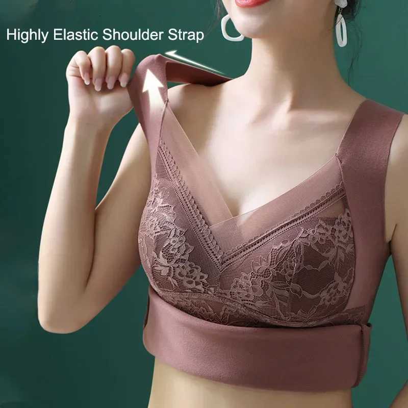New Women Vest with Chest Pads Lace Camisole Vneck Bra with Chest Pad Slim Traceless Vest Womens Warm for Wear for LadiesT251020