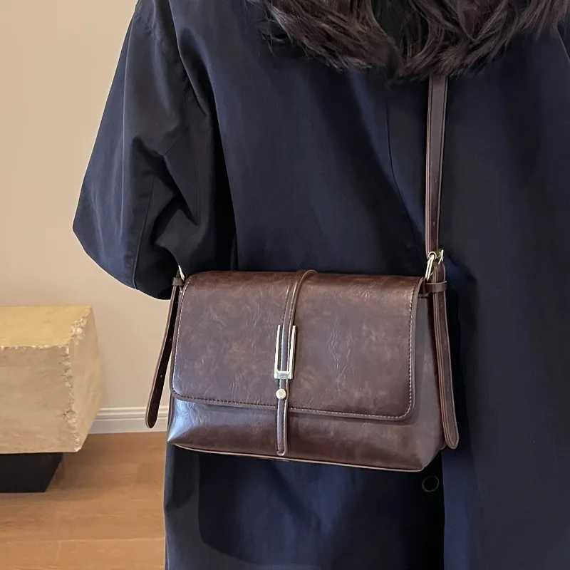 Minimally Retro Leather Crossbody Bag Korean Style Fashion Versatile Single Shoulder Armpit Bag Womens Commuting Party BagsT251020