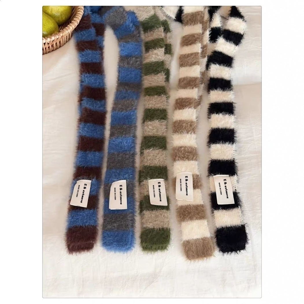Y2K colored cashmere striped scarf for women cute winter plush warm necklace Japanese childrens scarf couple thick packaging 241007