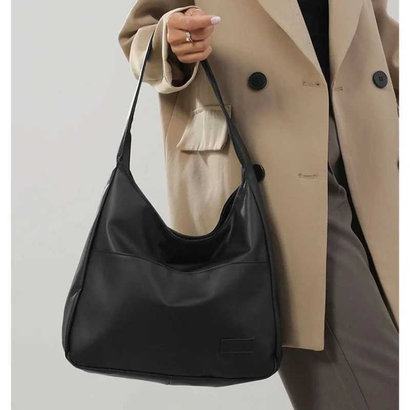 Shoulder Bag Large capacity retro bag for women 2025 new fashionable and simple artistic tote bag casual artistic shoulder bagT251020