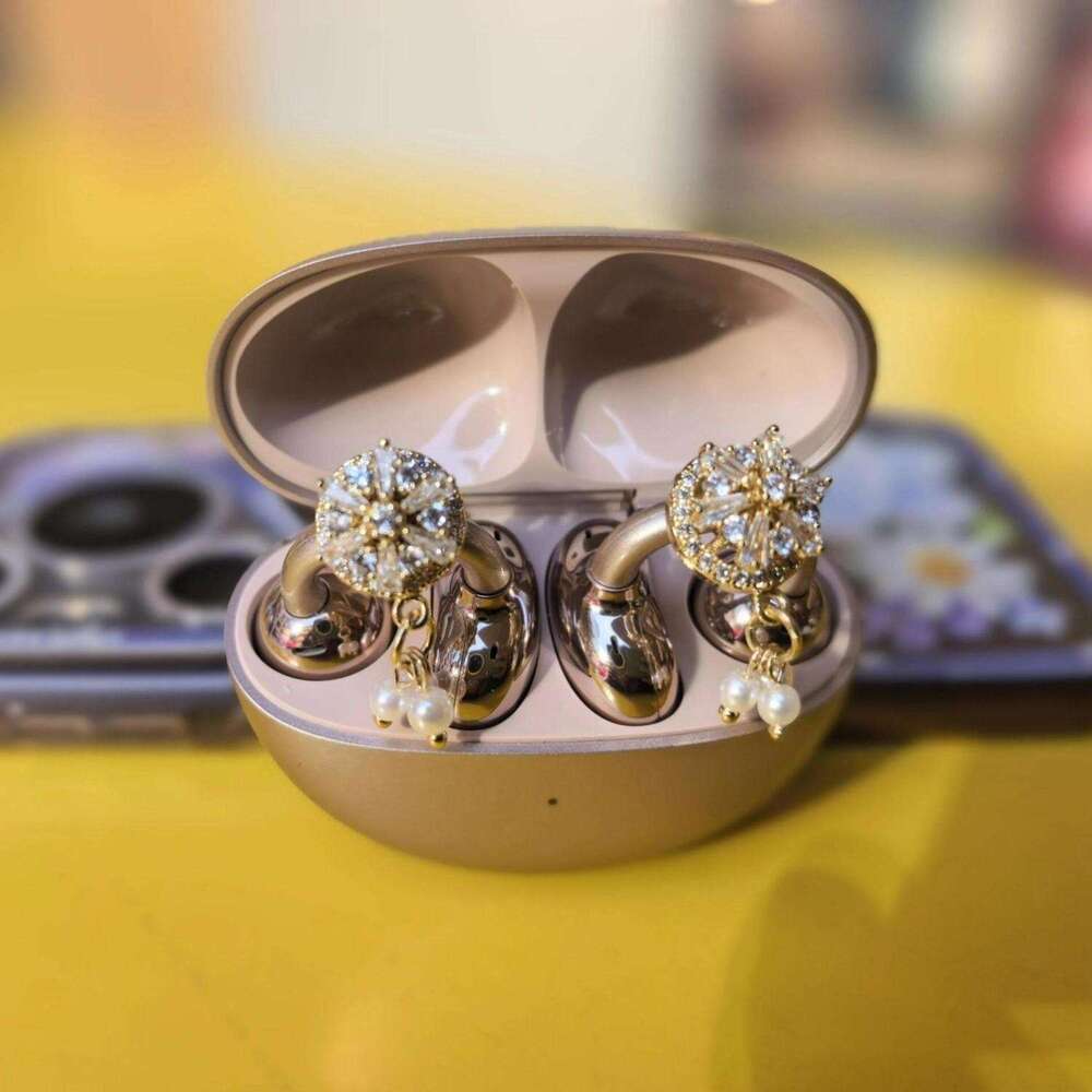 Sparkling Snowflake Zircon Clip-on Buckle Exquisite Versatile High-end Niche Design Earphone DIY Accessories