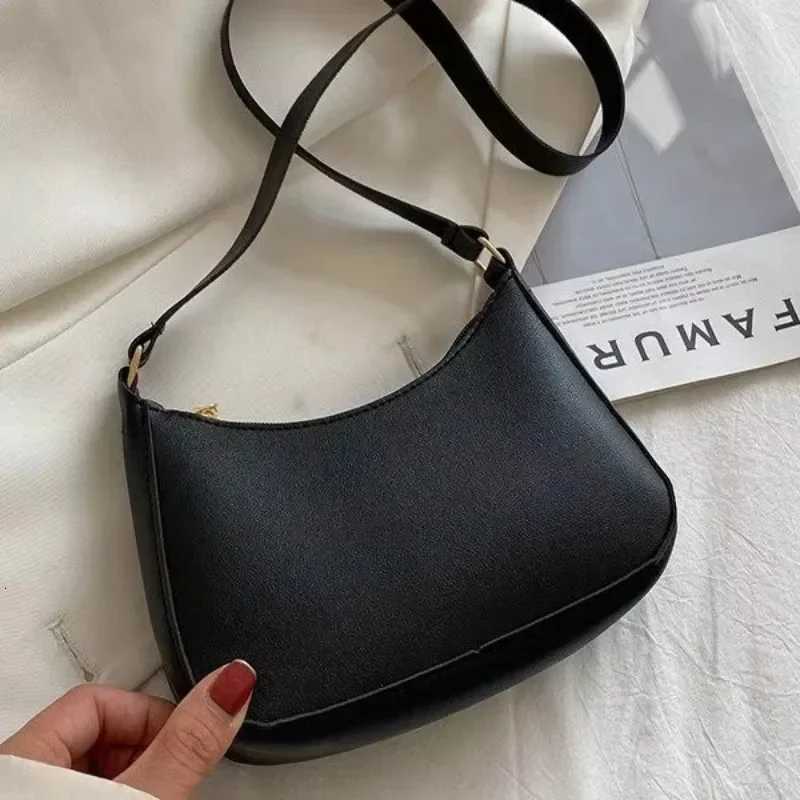 Vegan Leather Shoulder Bag for Women 2025 RFID Blocking Retro Mini Square Purse Elegant Solid Color Crossbody Bag Daily UseT251020