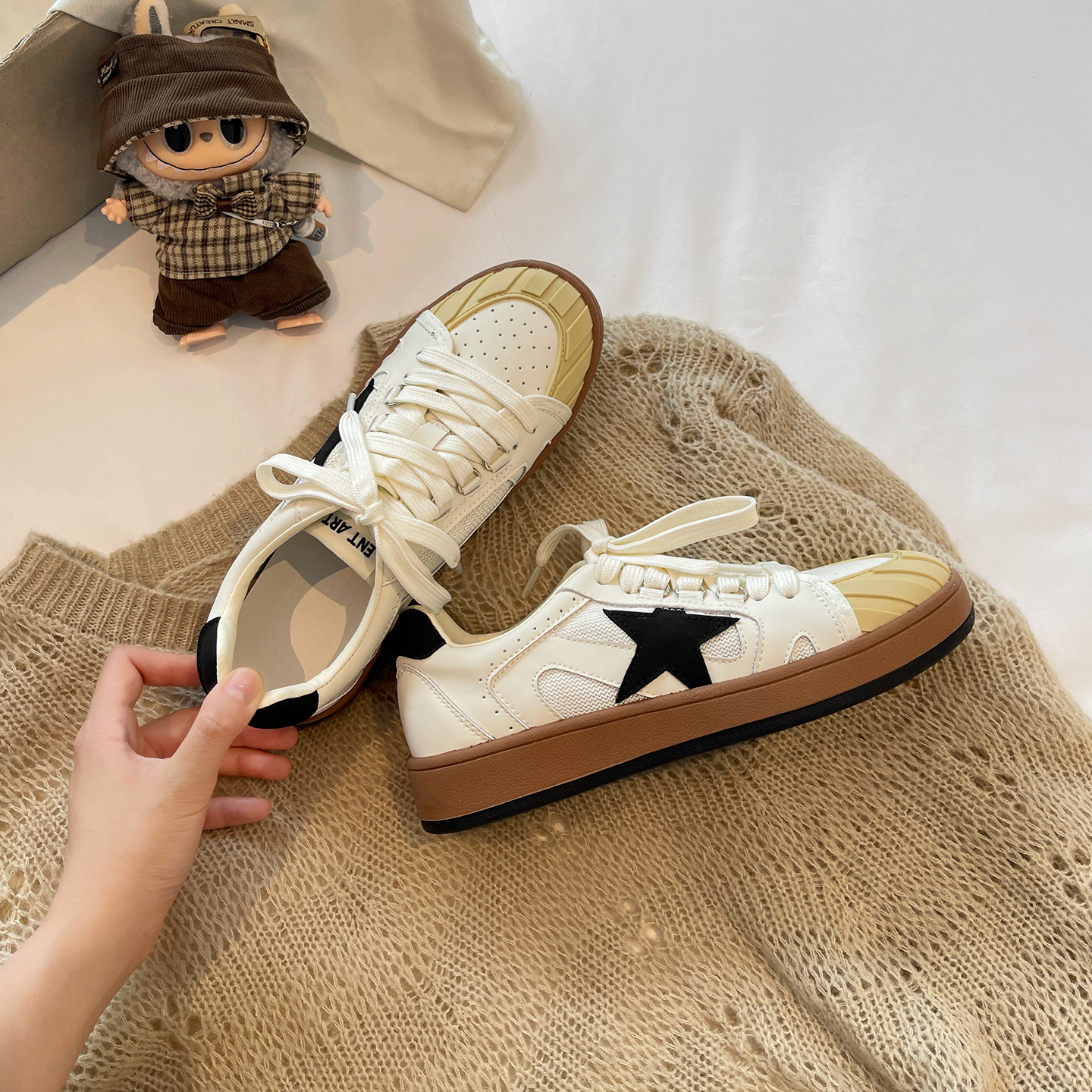 Korean age-reducing star shoes new distressed retro versatile small dirty shoes casual sports moral training board shoes women