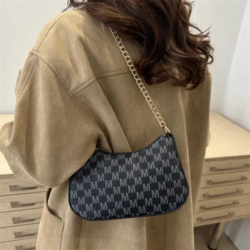 Synthetic Leather Handbag Shoulder Bag Retro Printed M Letter Chain Armpit Bag for Women Daily Use Work Travel Parties GiftT251020