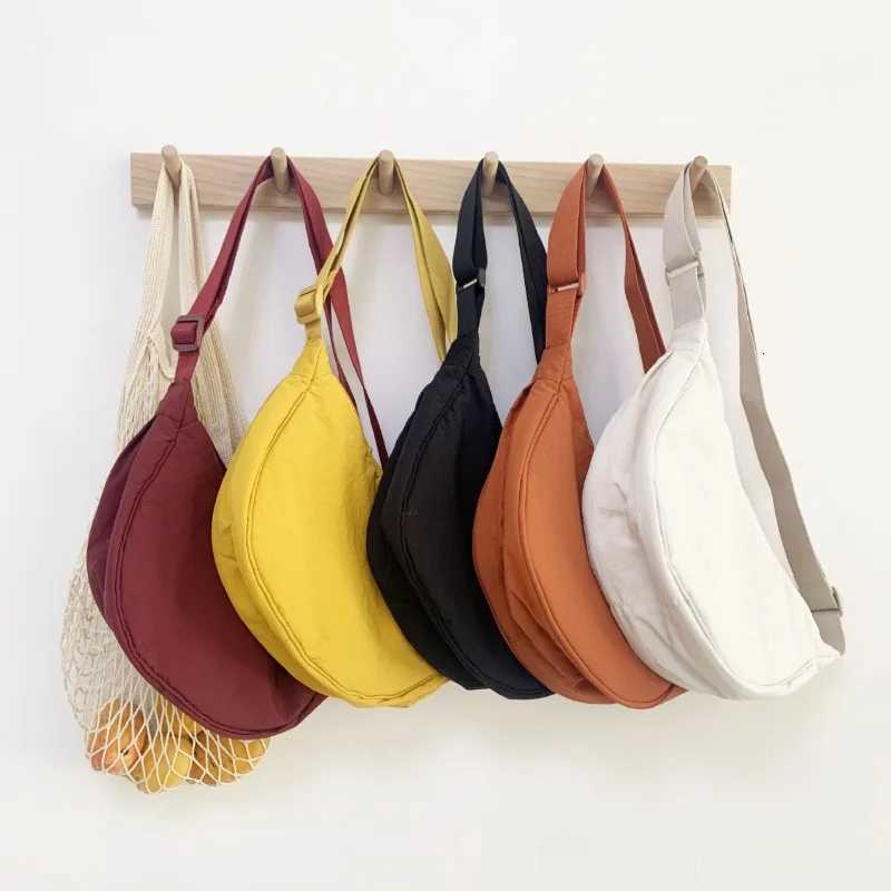 Simple Nylon Messenger Bags for Women Portable Solid Color Female Hobos Shoulder Bag Portable Travel Underarm Bag HandbagsT251020