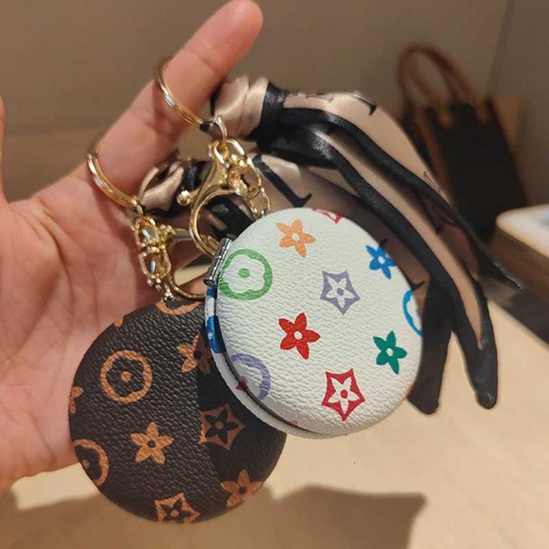 Exquisite Old Flower Leather Makeup Mirror Doublesided Mirror Bag Pendant Key Chain Pendant Small Gift ornaments C251020