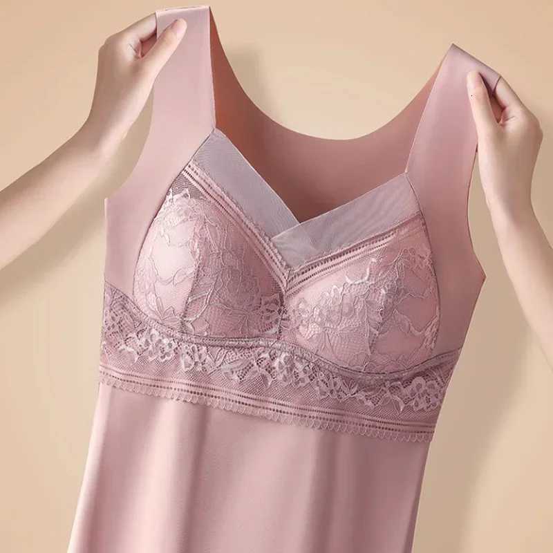 1pcs Woman Thermal Underwear Thermo Lingerie Winter Soft Warm Top Wear Thermo Vest Undershirt Intimate Lace with Bra PaddedT251020