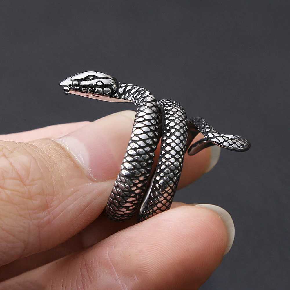 Fashion Vintage 316L Stainless Steel Snake Rings For Men Women Punk Cool Animal Ring Party Couple Amulet Jewelry Gifts J251020
