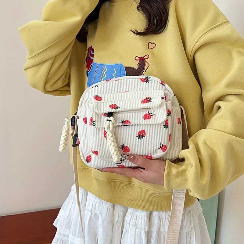 Lovely Grassy Shoulder Bag Strawberry Pattern Multipocket Phone Bag Casual Crossbody Bag Womens Makeup Bag Student BagT251020