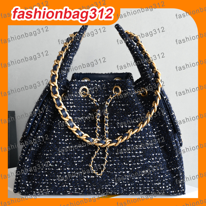 Luxury bags Versatile Designer Shoulder Bags with Large Capacity Handbag Collection Including Crossbody Bucket Styles versatile for daily use