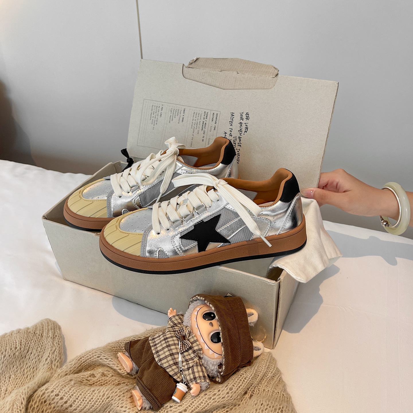 Korean age-reducing star shoes new distressed retro versatile small dirty shoes casual sports moral training board shoes women