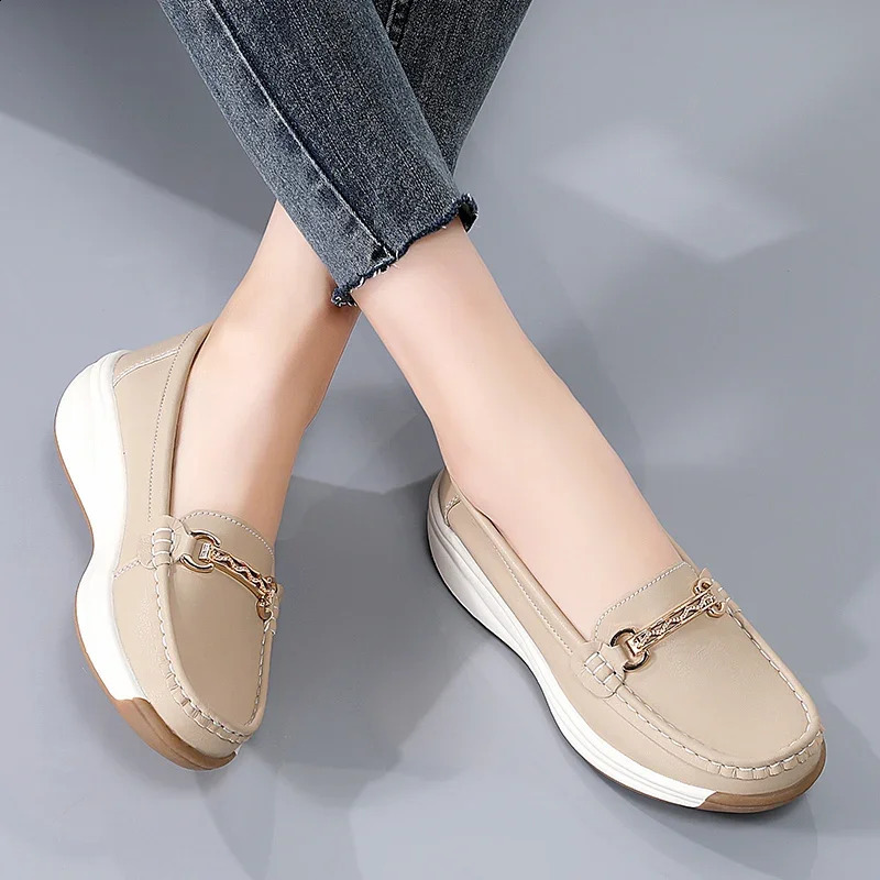 Spilt Leather Women Casual Shoes Flat Platform Loafers for Women Wedge Sneakers Slip on Ladies Moccasins Zapatos Mujer 251013