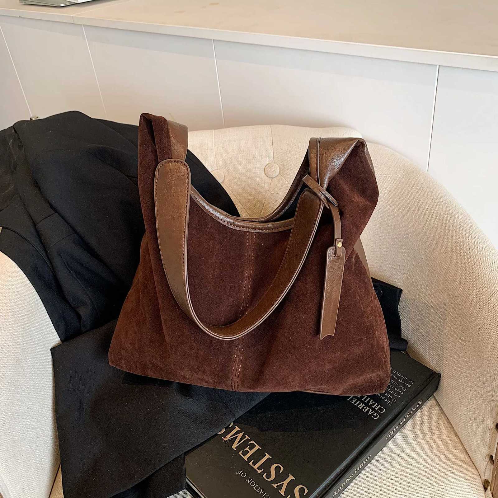 Frosted retro bag ladies largecapacity autumn and winter oneshoulder bag popular armpit handbagT251020