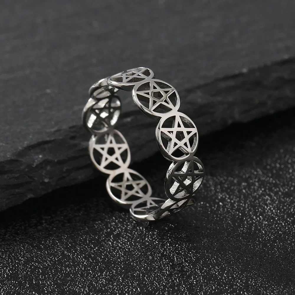 YILUOCD Stainless Steel Pentacle Ring Geometric Pentagram Ring for Women Wicca Protection Amulet Hollow Star Christmas Jewelry J251020