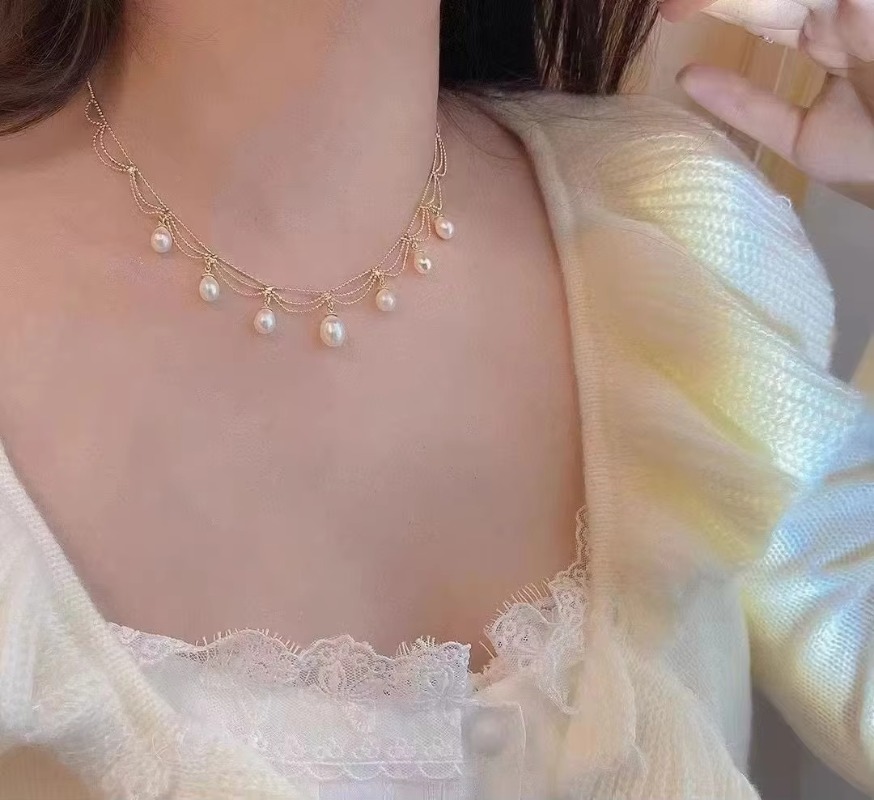 Jewellery High Quality 18K Gold Plated Retro Palace Style Tassel Charm Natural Freshwater Pearl Pendant Necklace for All Occasions Gift Textured Elega