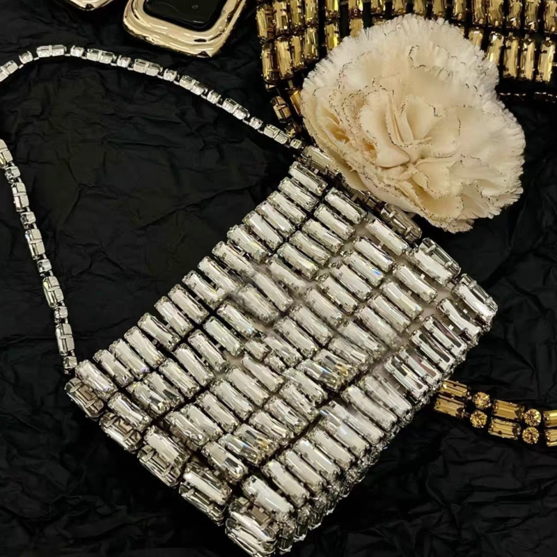 Evening Bags Homeu003eProduct Centeru003eWater Diamond Bagu003eNew Summer All Diamond Handheld Clutch Lamp Luxury Package All Diamond Crystal Bag catlinfashio