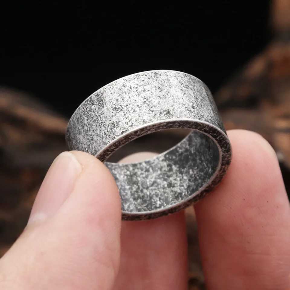 New Antique Silver Color Simple Rings For Men Women 316L Stainless Steel Punk Hip Hop Fashion Couple Ring Charm Party Jewelry J251020