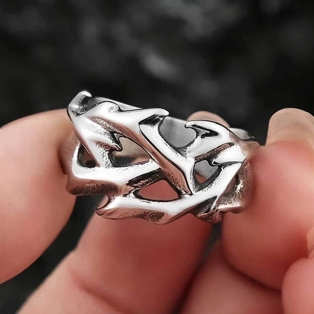 Fashion Simple Hollow Crown Of Thorns Ring Popular Stainless Steel Charm Rings for Men Women Punk Rock Jewelry Gift J251020