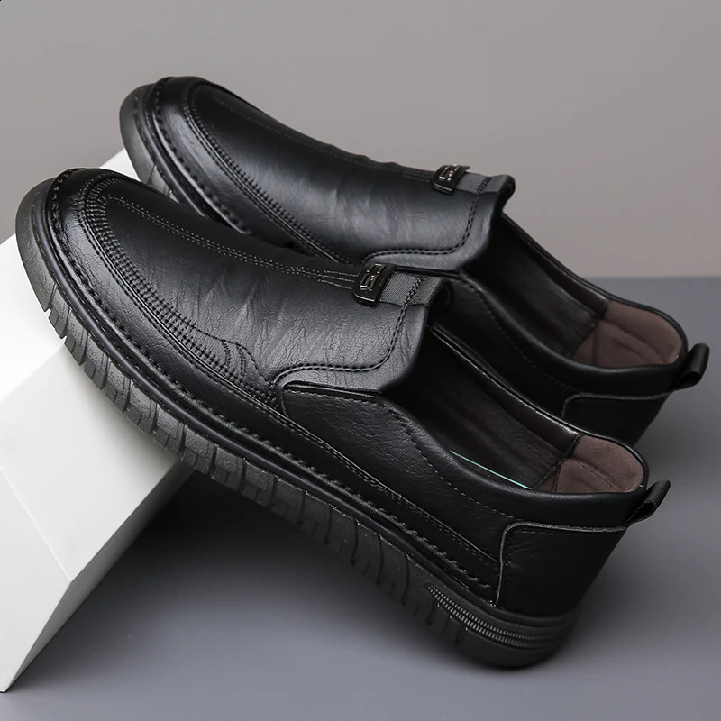Mens Leather Loafers Non Slip Walking Flats Breathable Outdoor Slip on Casual Shoes for Male Work Office Driving Sneakers Big 48 251013