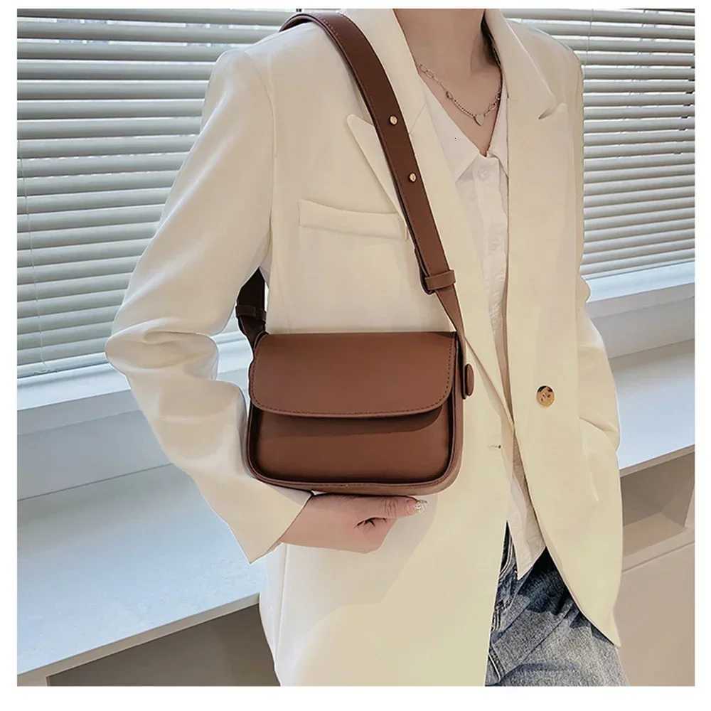 Fashion Trend Crossbody Bags for Women 2022 Green Solid Flap Shoulder Bag Designer Handbags and Purses Small Women Messenger BagT251020