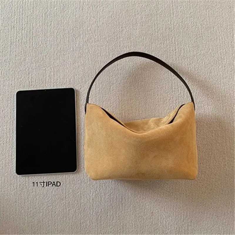 Retro Velvet Womens Bag Splicing Handbag Versatile Single Shoulder Armpit Bag with Magnetic Buckle Fashionable Matte Tote BagT251020