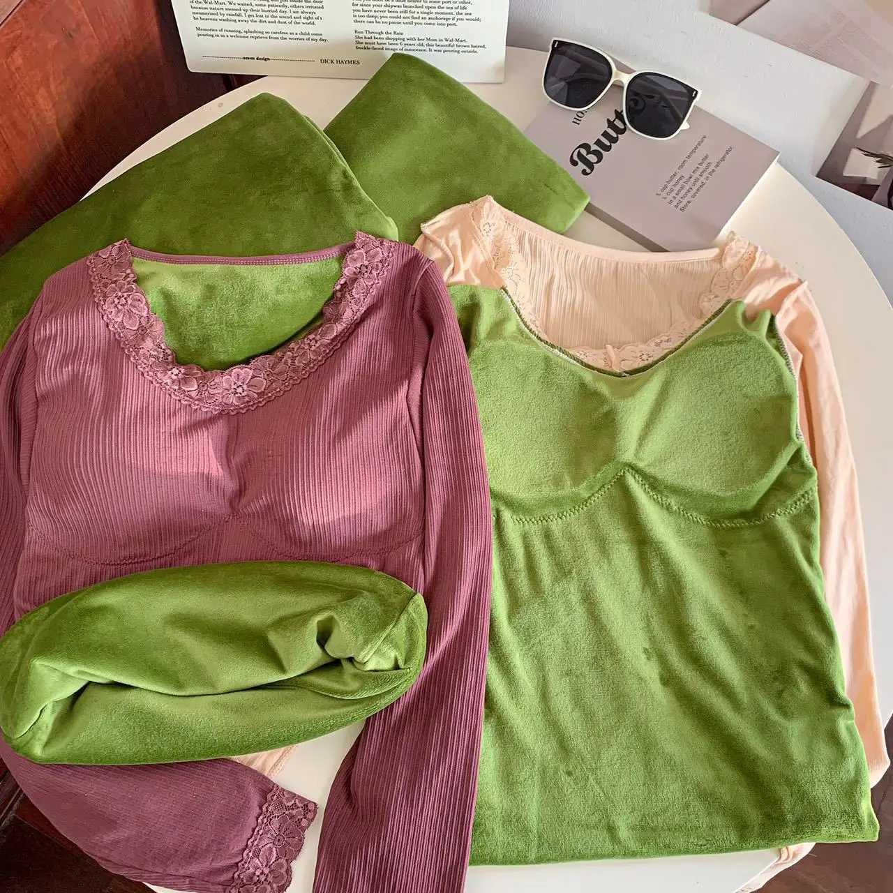 Women Winter Thermal Longsleeved Tshirt Splicing Lace Vcollar with Chest Pad Slim Warm Fleece Thickening Top Base Layer ShirtT251020