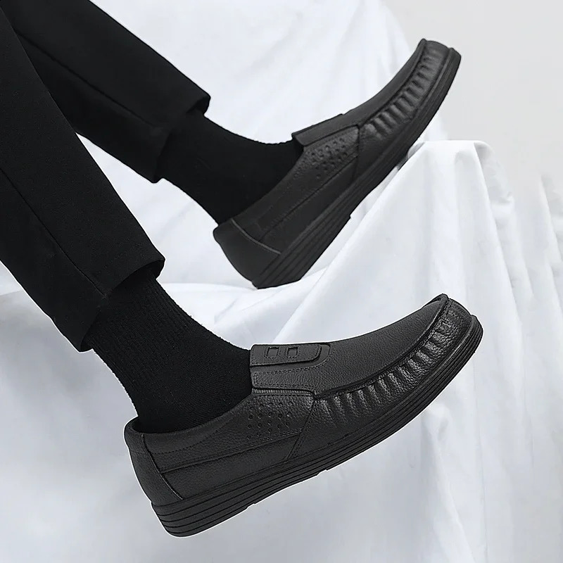 Fashion Breathable Leather Mens Casual Shoes Outdoor Lightweight Man Loafers Comfortable Men Dress Shoes Slip on Driving Shoes 251013