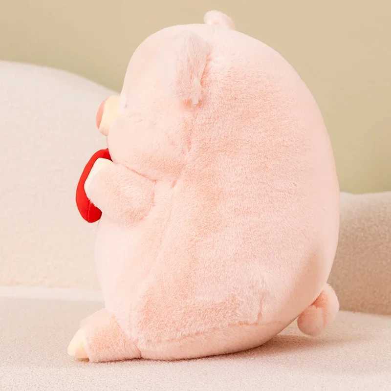 2030 Cartoon Pig Hold Heart Plush Toys Cute Soft Lovely Stuffed Pillows Dolls For Birthday Festival Gift J251020