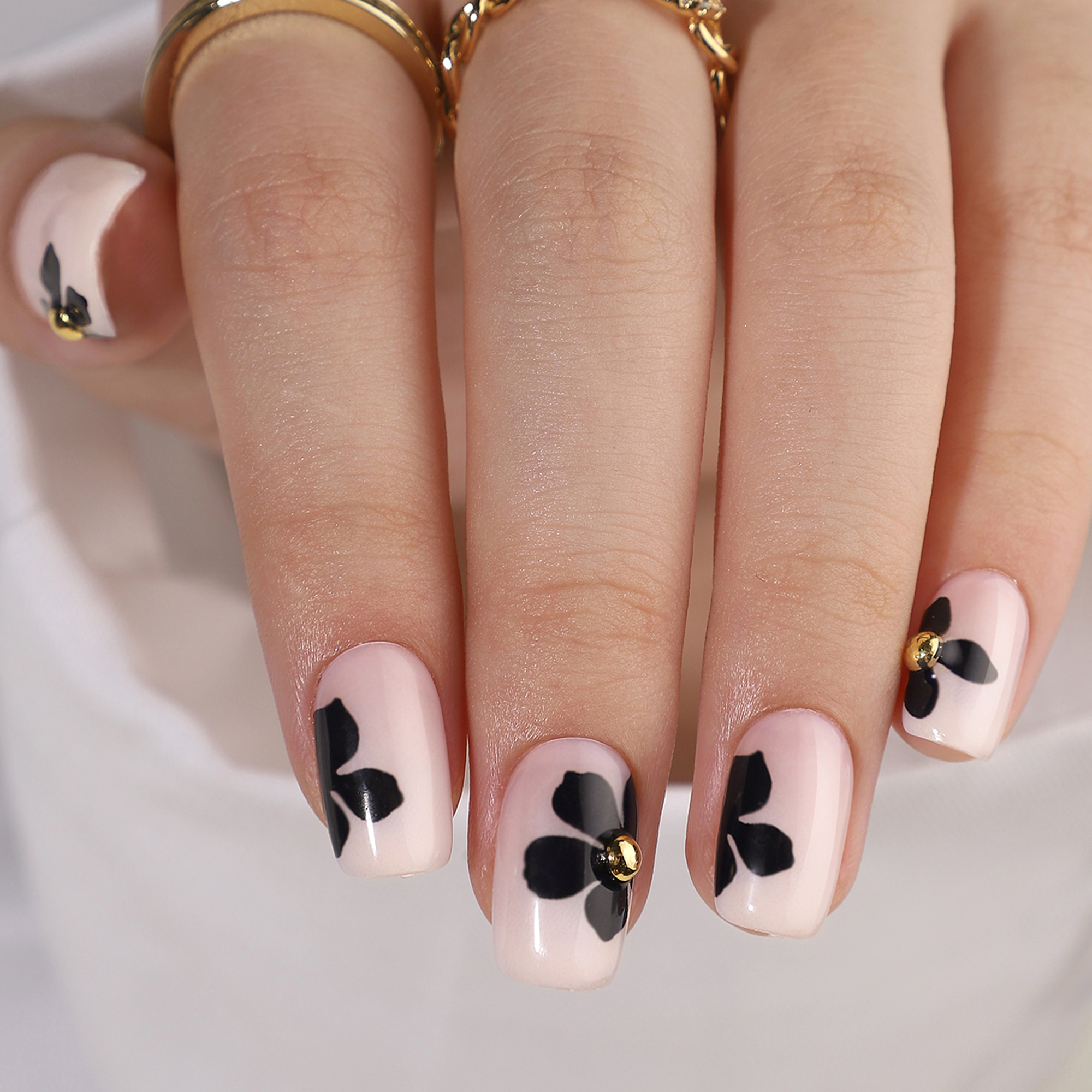 white gradient black flower presson nails with diamond full patch square shape reusable set of 32 pieces