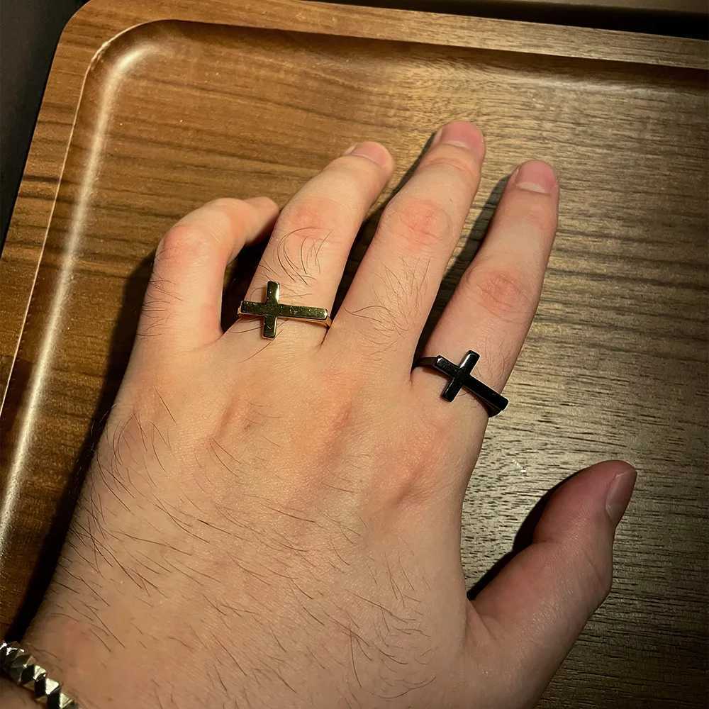 Simple Classic Thin Cross Ring For Men Women Stainless Steel Punk Gothic Ring Unisex Accessories Designer Jewelry Christian Gift J251020