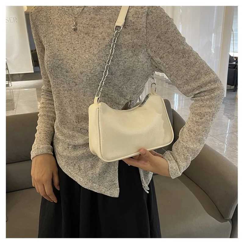 Large Capacity Handbag Simple Chain Womens Bags Classic Style Travering Bags Free Shipping Womens Clutch Bag Luxury Brand BagT251020