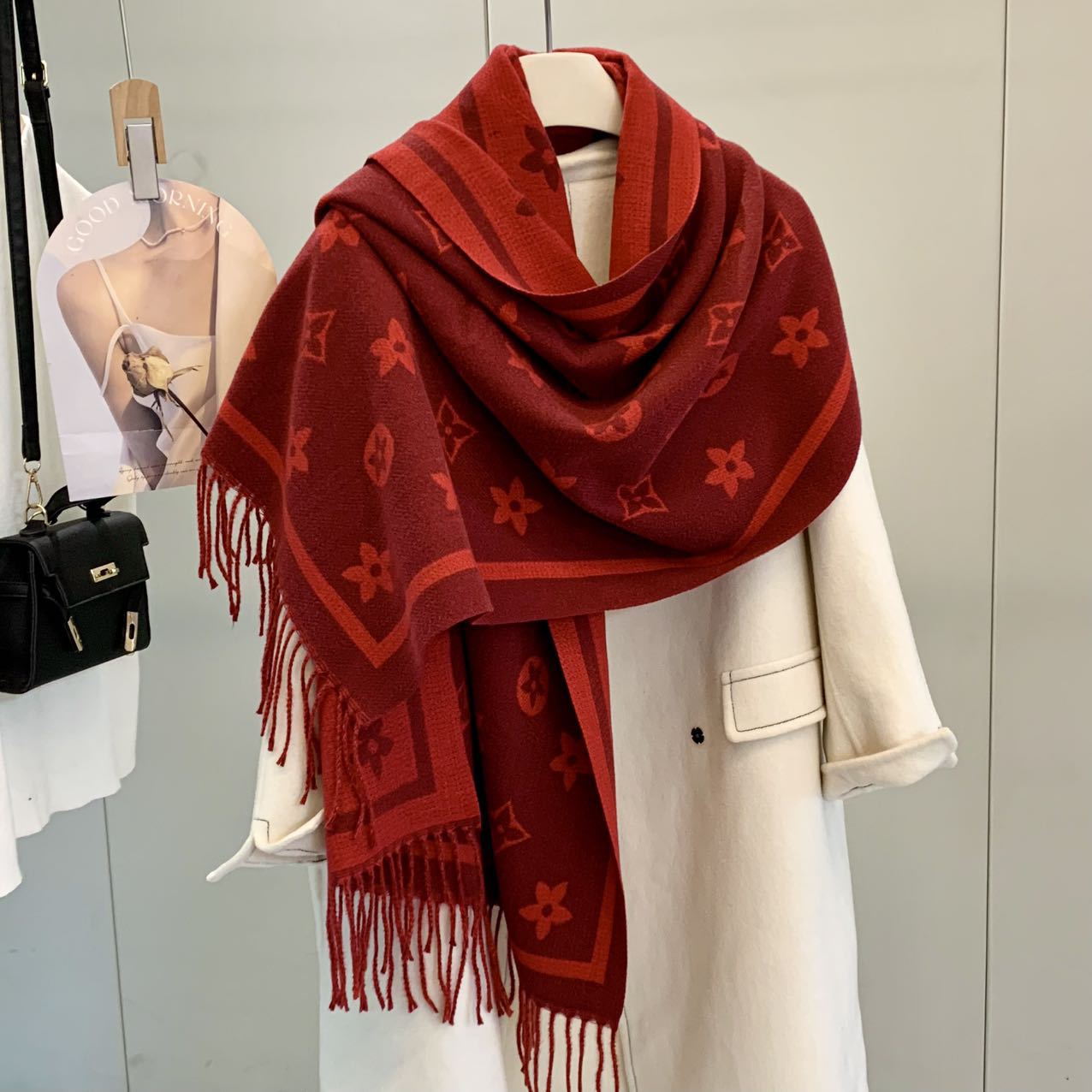 new Free shipping designer Shawl draped Casual and fashionable scarf with simple design autumn and winter warm scarf