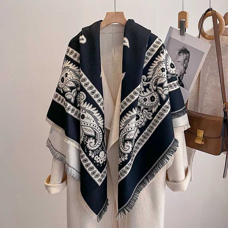 2025 Luxury Brand Womens Winter Cashmere Scarf Paisley Printed Tasseled Shawl Wrap Bandana PonchoL251020