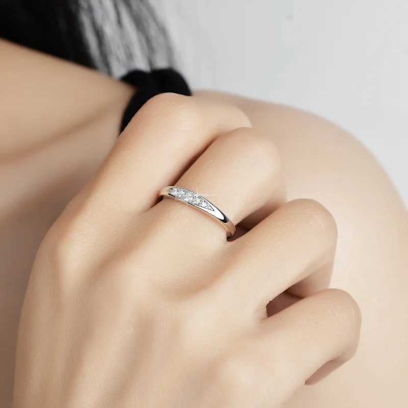 Round Cut D Color Moissanite Wedding Bands 925 Silver Ring Fashion Woman Gift J251020