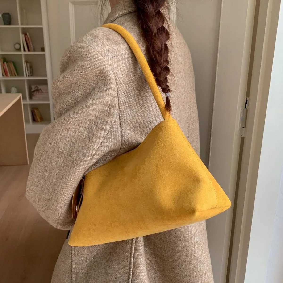 2025 Autumn Matte Shoulder Bags for Women Large Capacity Vintage Tote Bags Solid Commuter Travel Purse HandbagsT251020