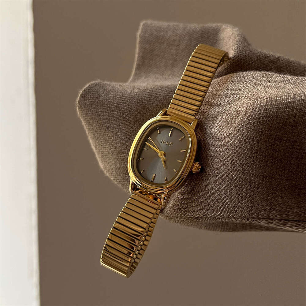 Designer gold Bracelet Watch Design for Women Student Junior Senior Niche High-end Elegant Wristwatch Live Streaming