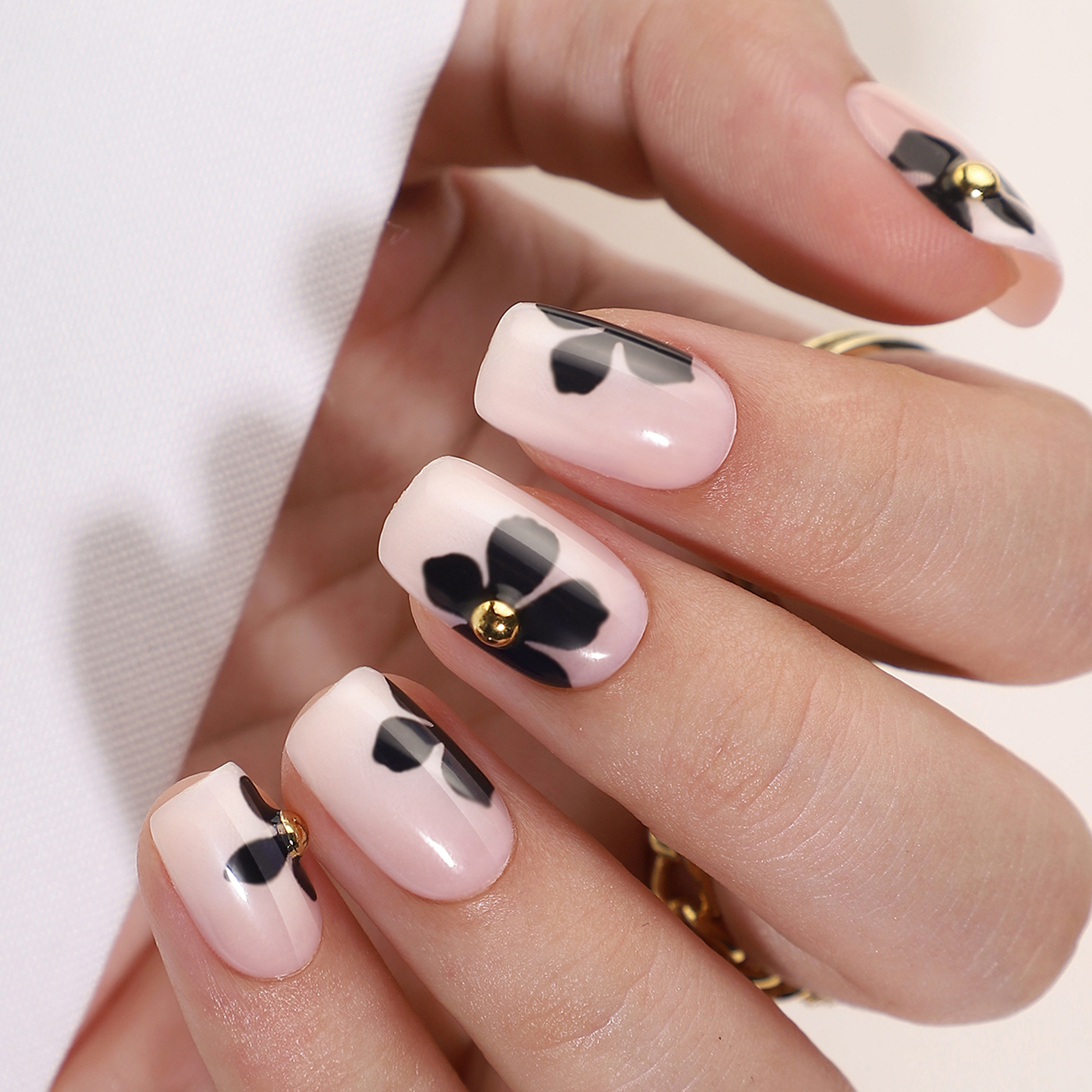 white gradient black flower presson nails with diamond full patch square shape reusable set of 32 pieces