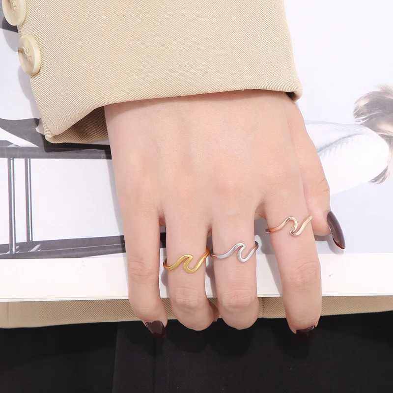 316L Stainless Steel Wave Rings For Women Men New Simple Design Sea Wave Shape Ring Size 510 Surf Wavy Jewelry J251020