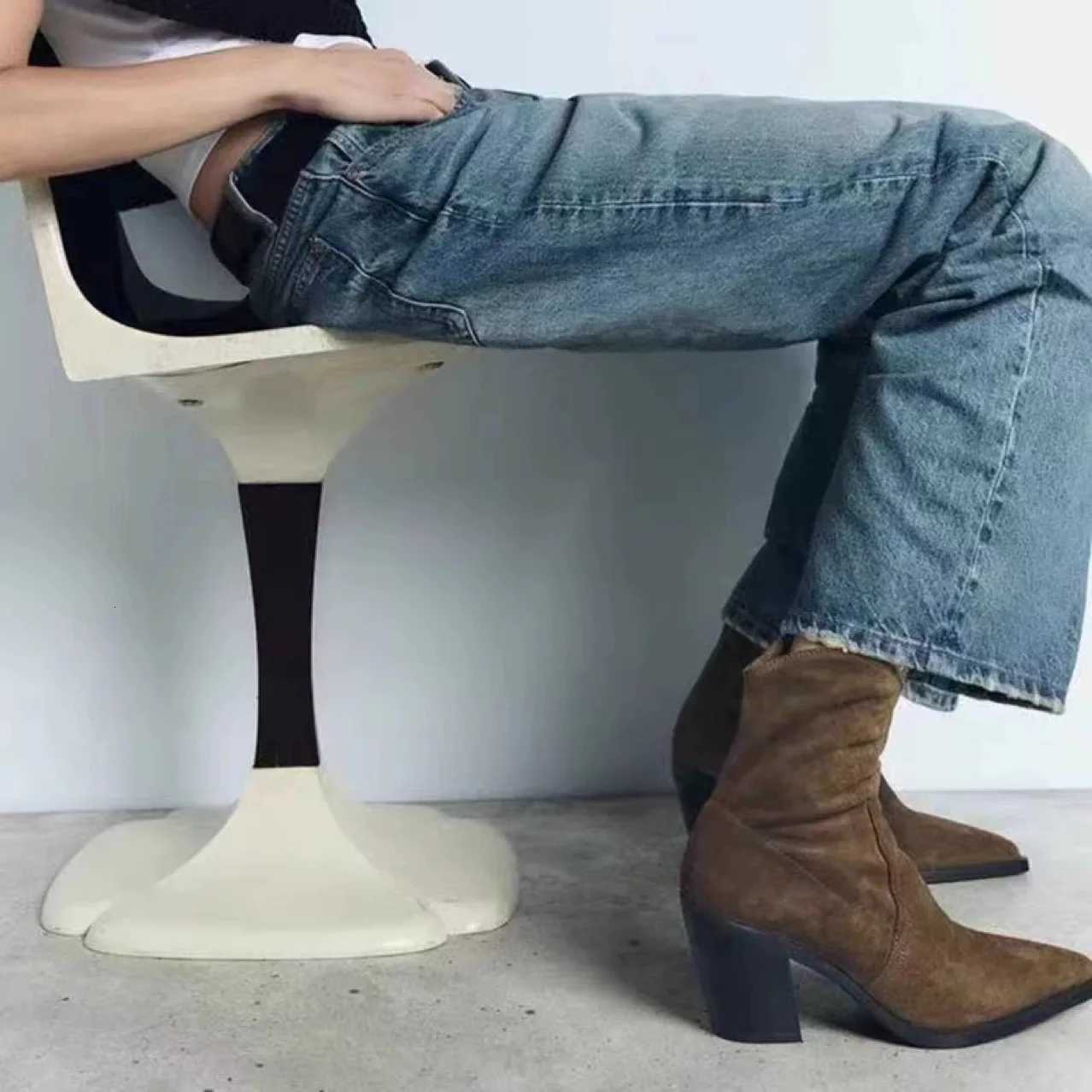 Womens Brown Suede Ankle Boots Pointed Toe Block Heel Side Zipper Wern Style Stylish Comfortable AutumnWinterXJ251020 - view 4