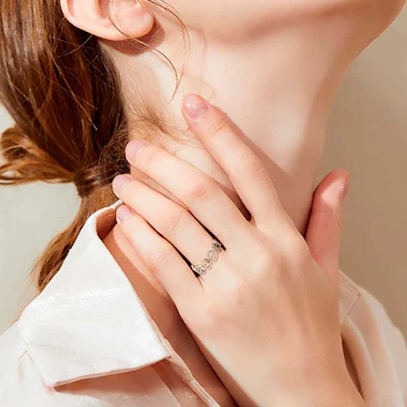 YILUOCD Stainless Steel Pentacle Ring Geometric Pentagram Ring for Women Wicca Protection Amulet Hollow Star Christmas Jewelry J251020