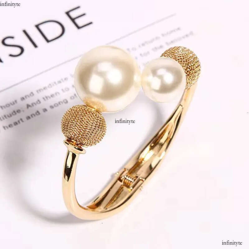2024 Dainty Gold Plated Fashion Woman Bracelet Imitation Pearl Latest Bracelets Designs