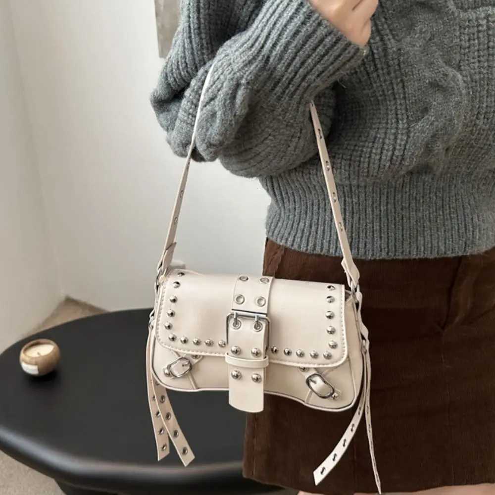 Casual Punk Style Y2K Armpit Bag American Style Sweet Cool Underarm Bag Handbag Large Capacity Rivet Shoulder Bag OutingT251020
