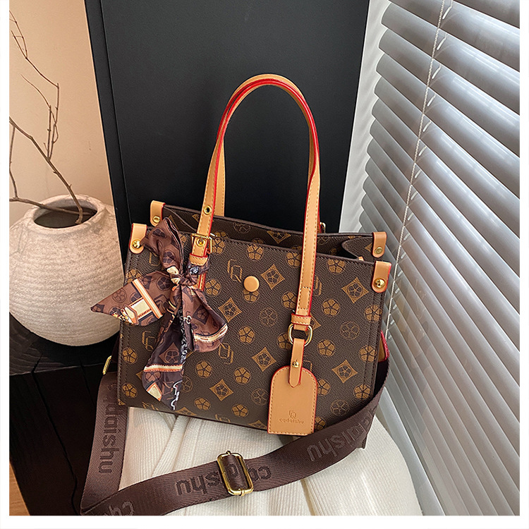 Free shipping Designer Patterned Tote Bag with Scarf Decoration Daily Occasion Wear Fashion Stylish Versatile Trendy Handbag